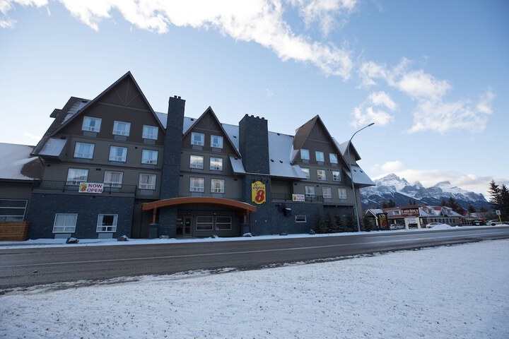 Super 8 by Wyndham Canmore