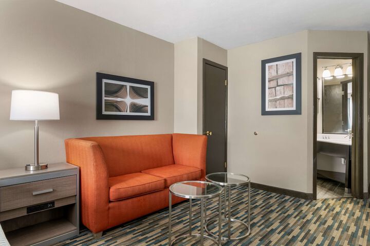 Room 14 of 25