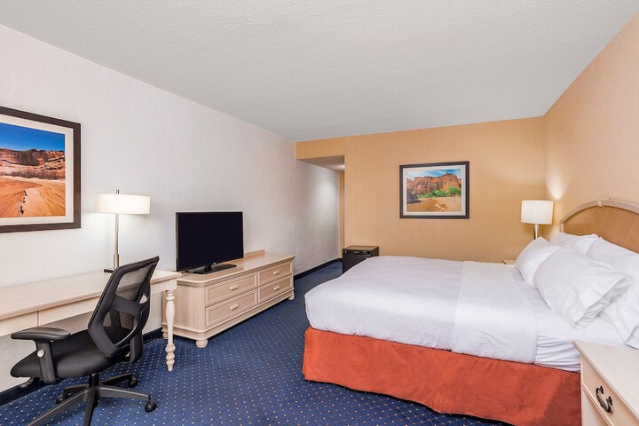Room 20 of 29