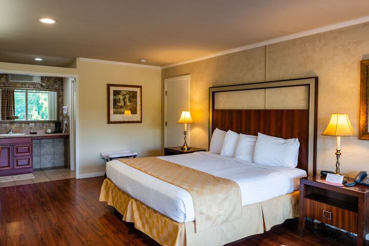 Room 10 of 35