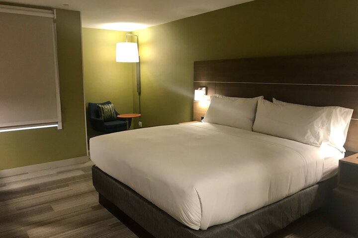 Room 35 of 59