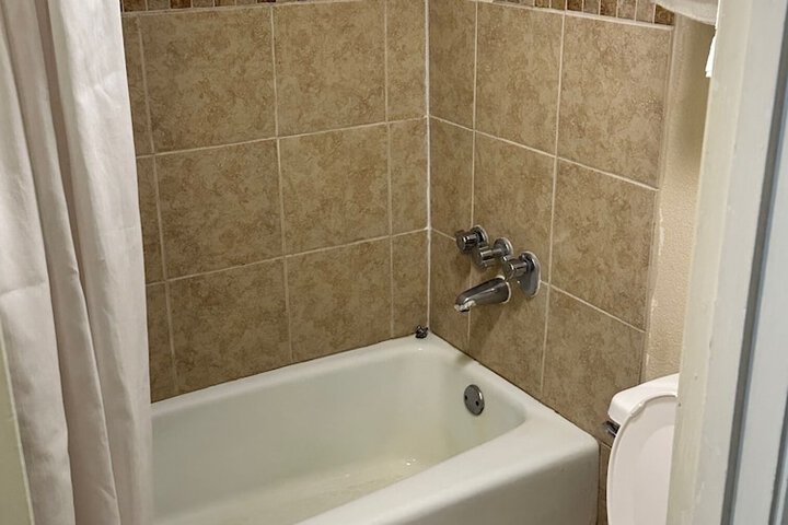 Room 14 of 40