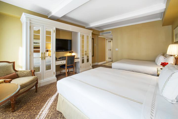 Room 19 of 62