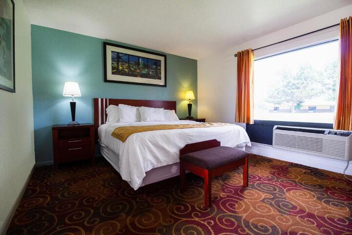 American Best Inn by OYO I-35 Perry near Lake McMurtry