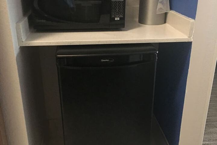 Holiday Inn Express & Suites Brenham South by IHG