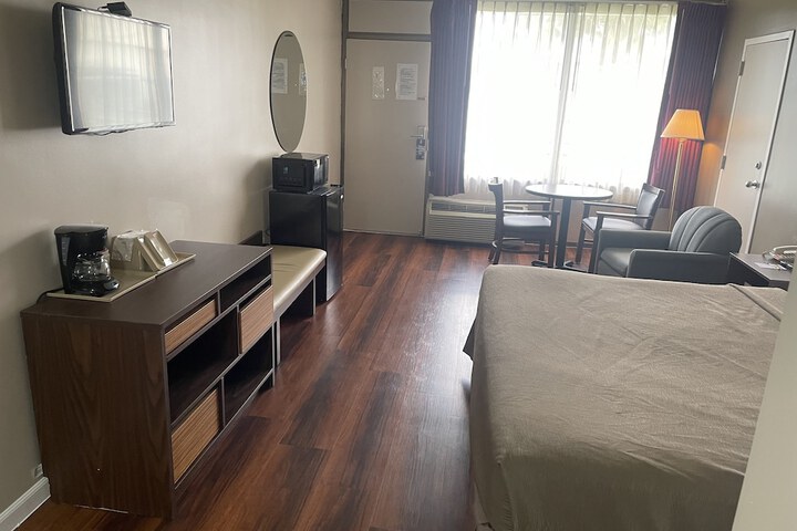 Room 32 of 45
