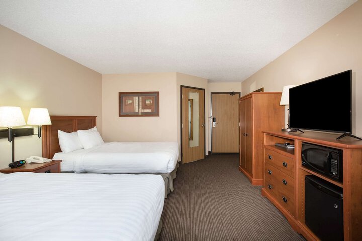 Room 14 of 28
