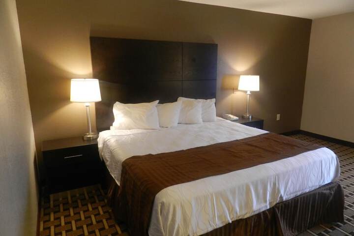 Room 5 of 28