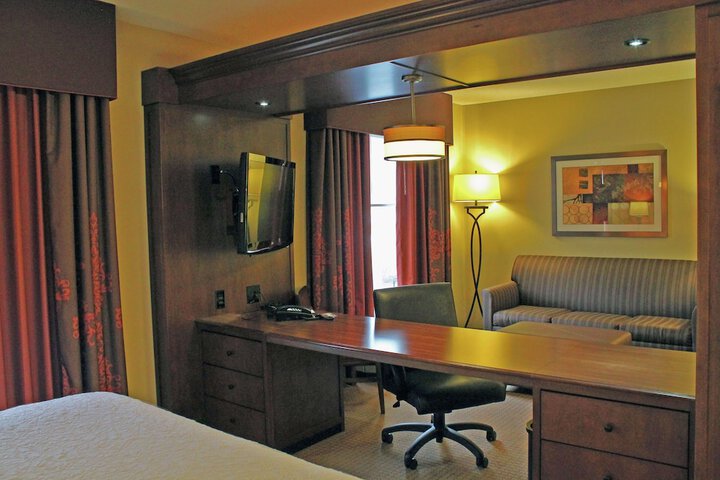 Room 32 of 71