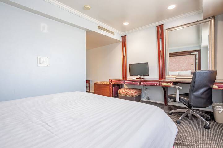 Room 77 of 87