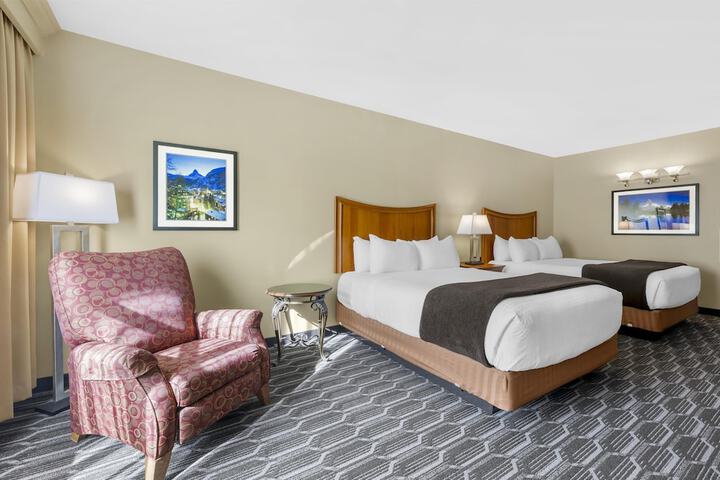 Best Western Plus Swiss Chalet Hotel & Suites