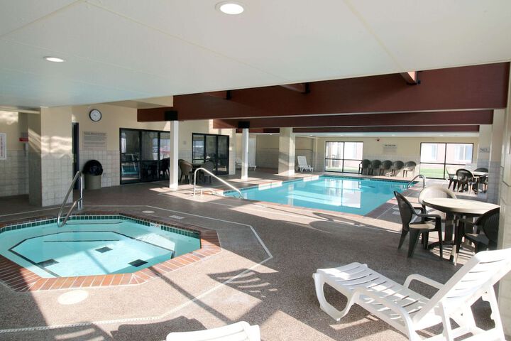 Country Inn & Suites by Radisson Council Bluffs, IA