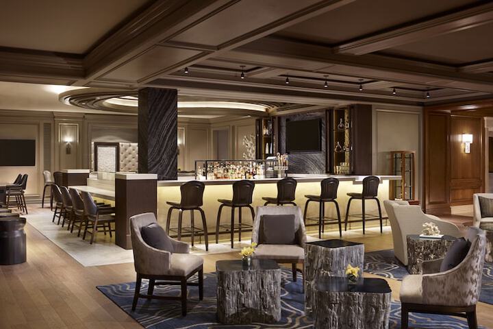 Lounge 59 of 82