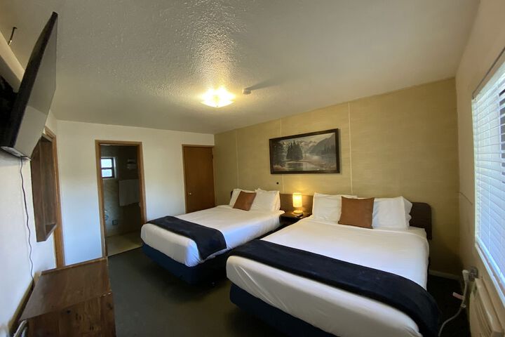 Room 27 of 73
