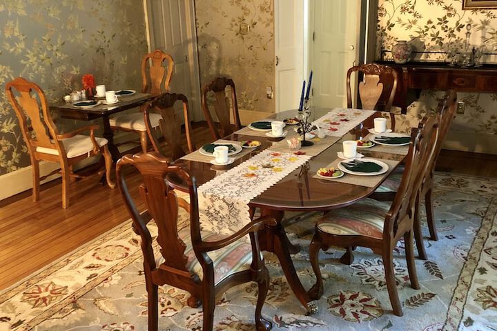 Aiken Manor B & B