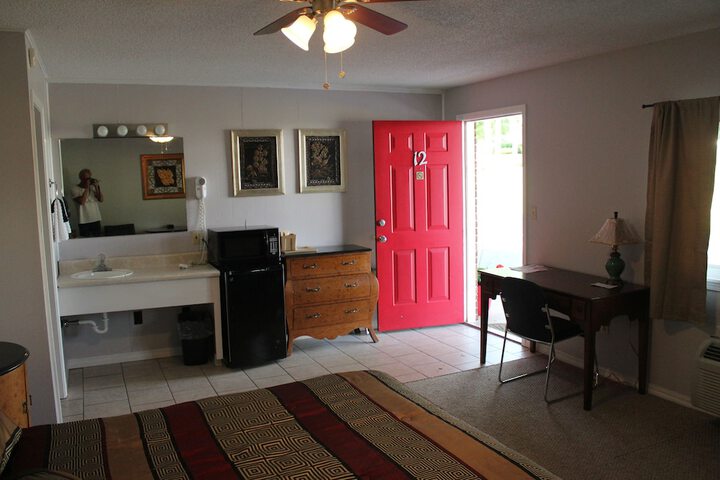 Room 35 of 219