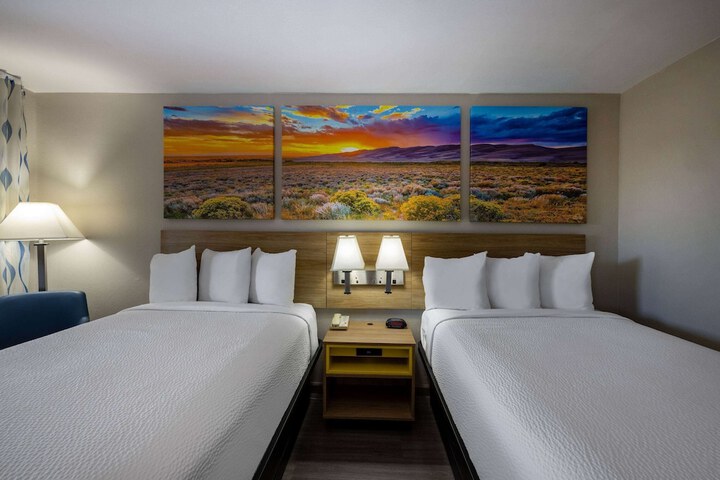 Room 17 of 28