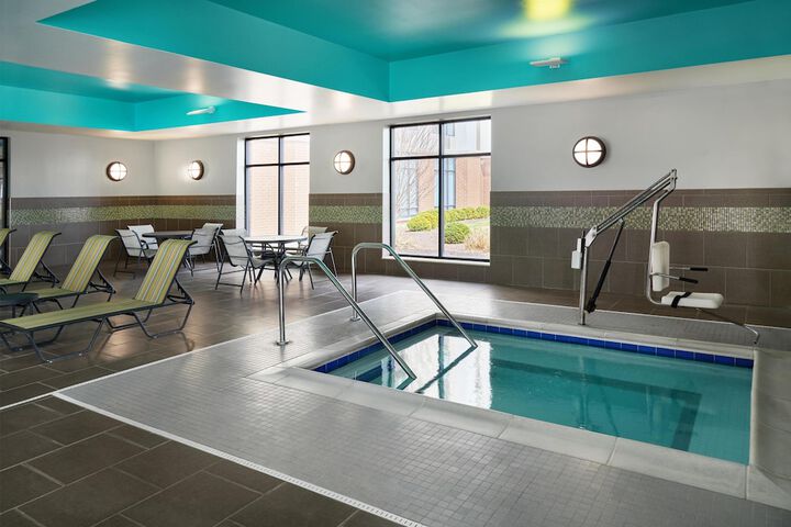 Hampton Inn & Suites Syracuse North Airport Area