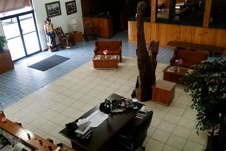 Hotel Interior 7 of 16