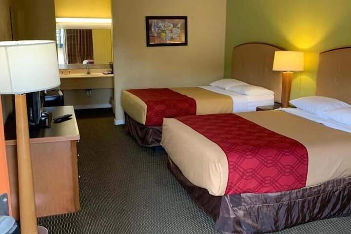 Room 12 of 25