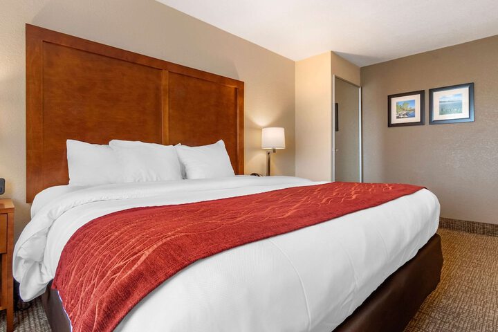 Comfort Inn & Suites South Hill I-85