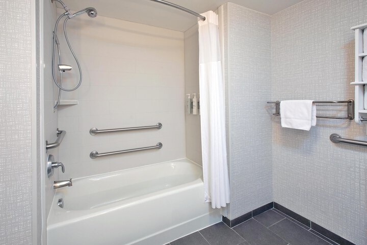 Hampton Inn & Suites St. Cloud MN