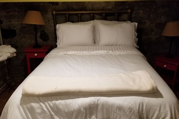 Room 85 of 238
