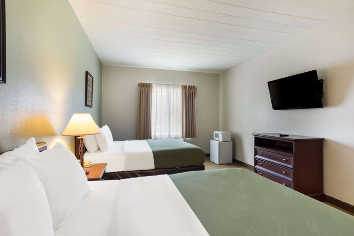 Room 33 of 42