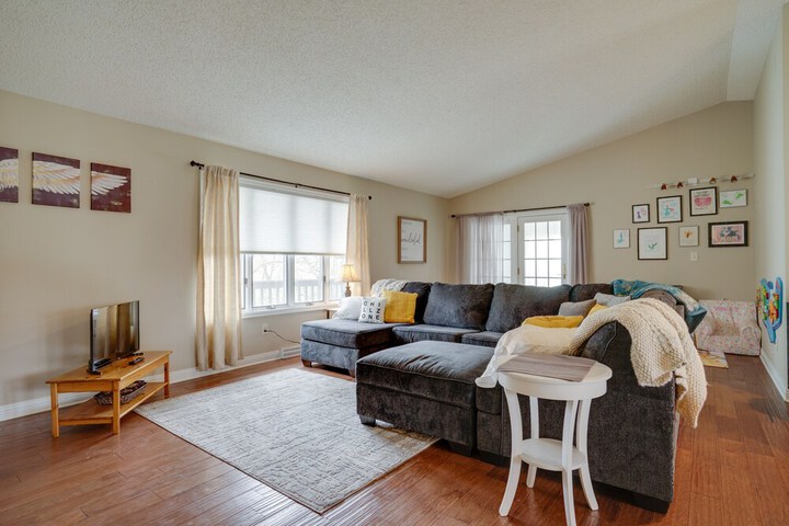Family Minnesota Vacation Rental w / Balcony