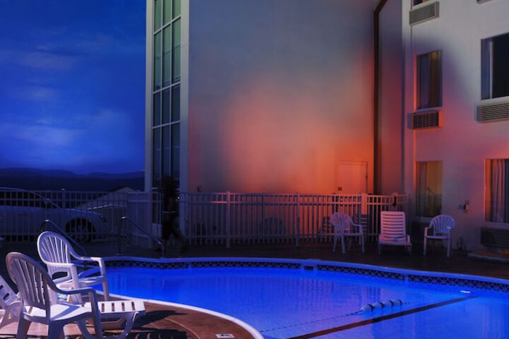 Pool 4 of 61