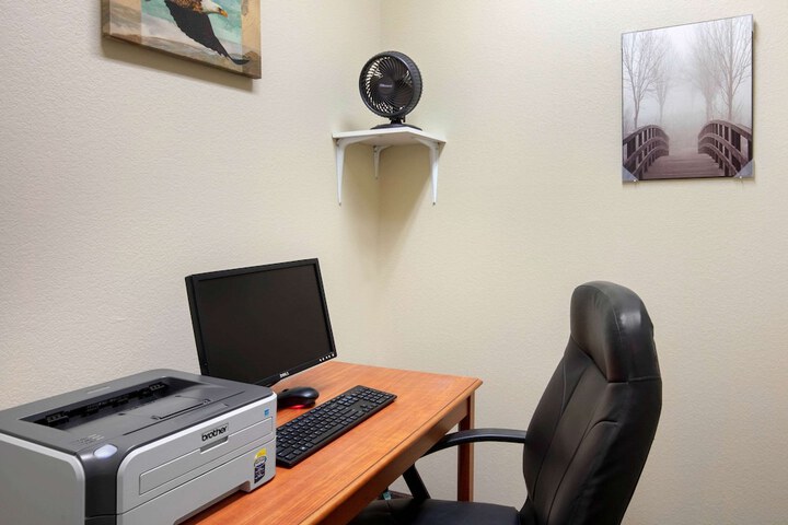 Business Center 23 of 23