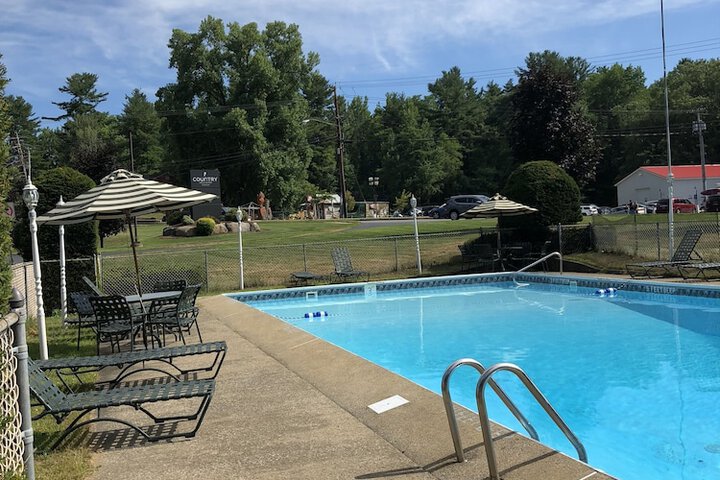 Pool 4 of 28