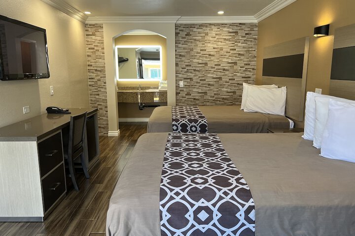 Room 12 of 66