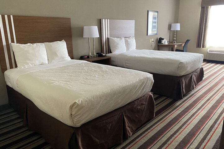 Room 9 of 16