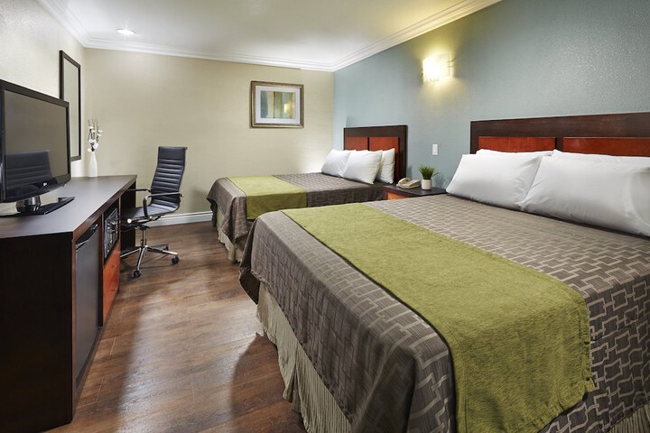 Room 3 of 8
