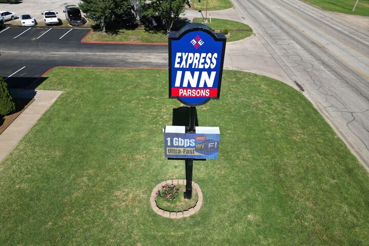 Express Inn Parsons