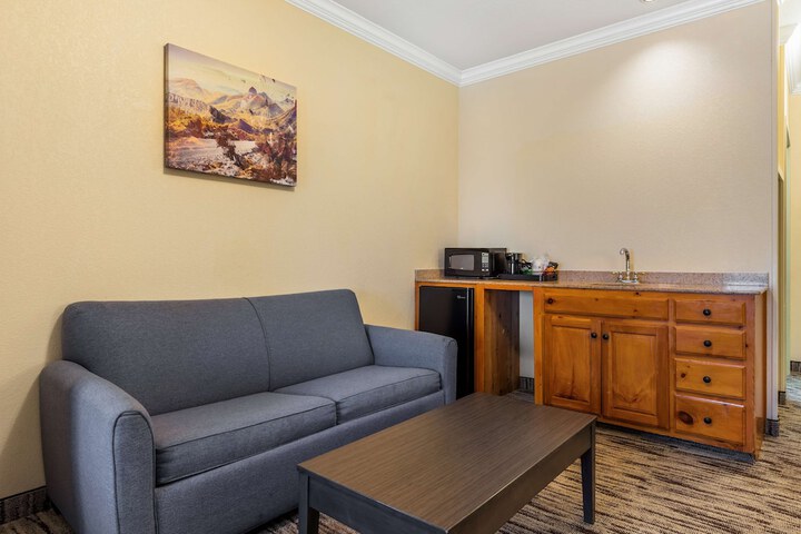 Room 21 of 35