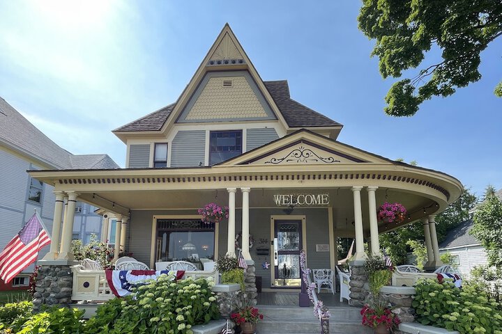 Secrets on Main Bed & Breakfast