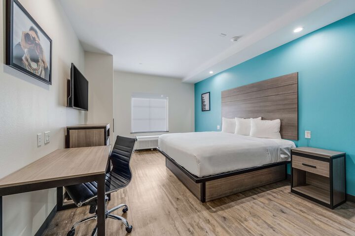Room 32 of 37