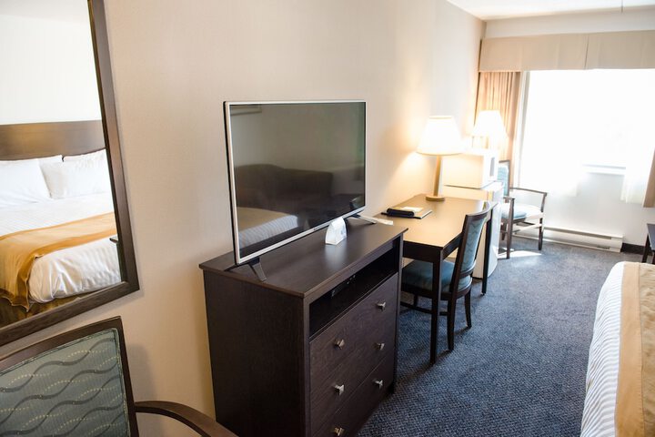 Room 11 of 27