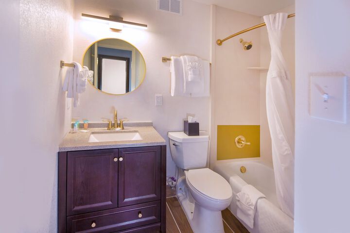 Room 10 of 26