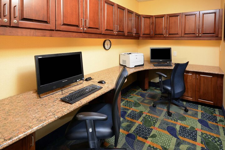 Business Center 41 of 41