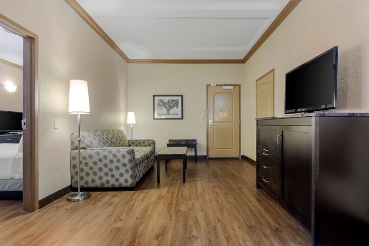 Room 15 of 36