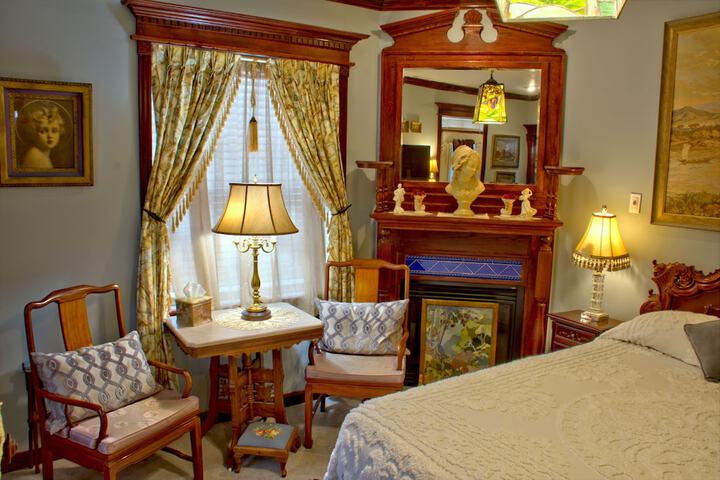 Room 53 of 171