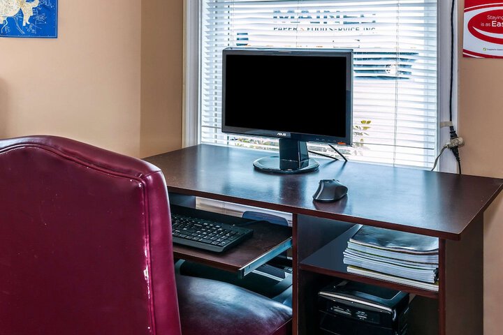 Business Center 35 of 36