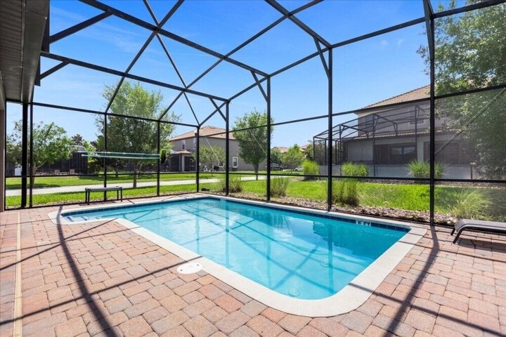 Pool 25 of 83