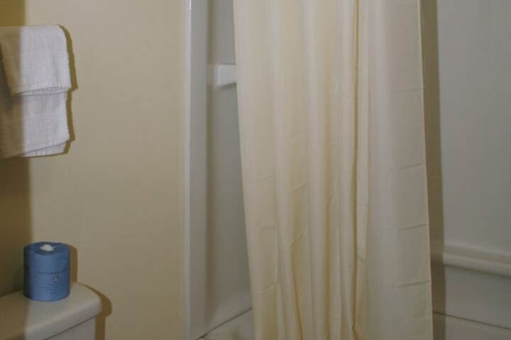 Room 11 of 25