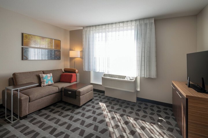 TownePlace Suites by Marriott Milwaukee Oak Creek