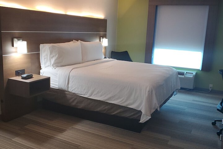 Room 16 of 39