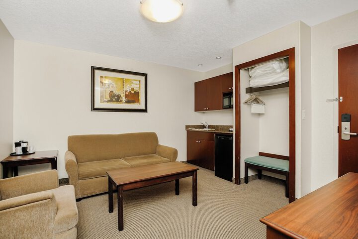 Room 39 of 65